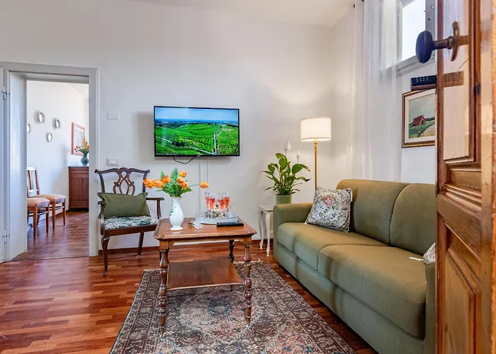 Hostly-San Giuseppe Luxury Apartment-By The Tower